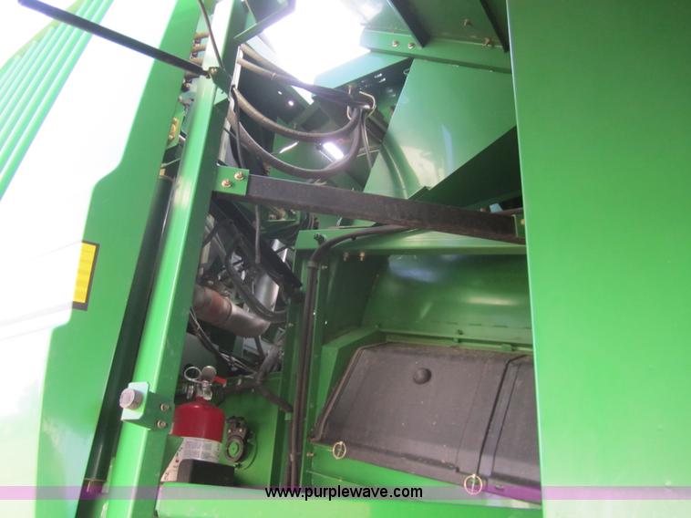 image for item 2961 2004 John Deere 9660 STS combine