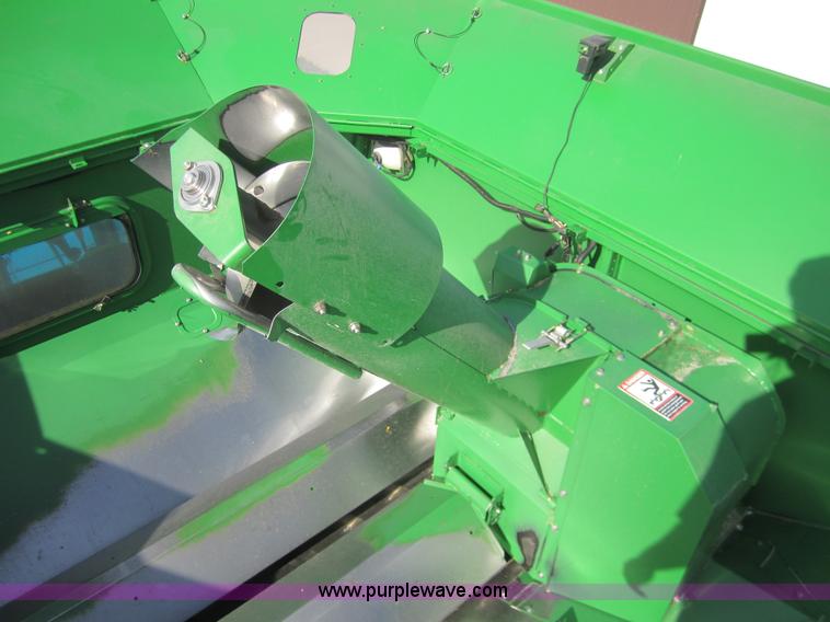 image for item 2961 2004 John Deere 9660 STS combine