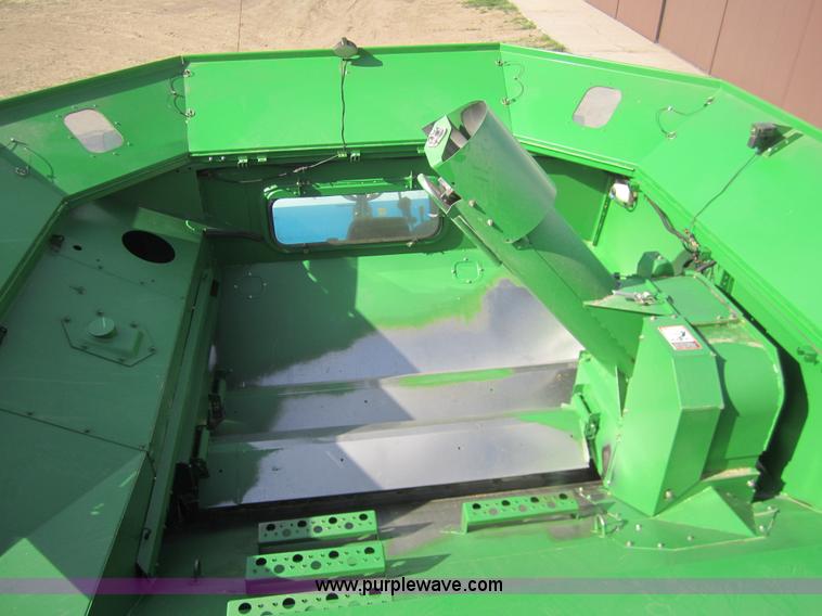 image for item 2961 2004 John Deere 9660 STS combine