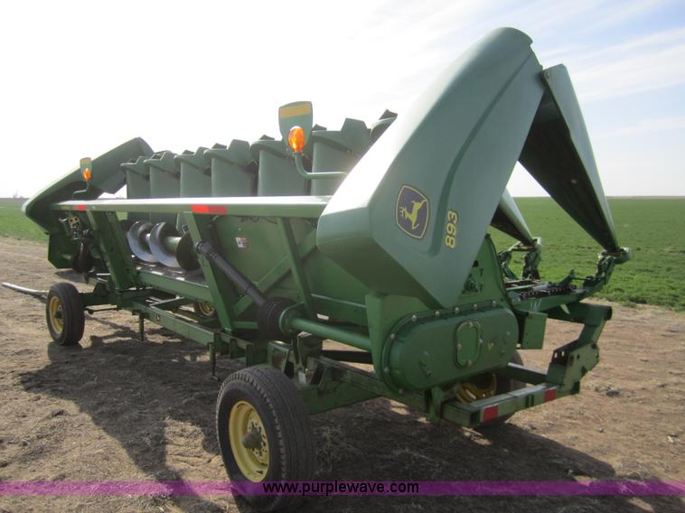 image for item 2963 2007 John Deere 893 8 row corn head