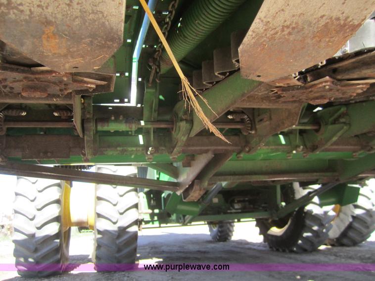image for item 2964 1983 John Deere 853A row crop header