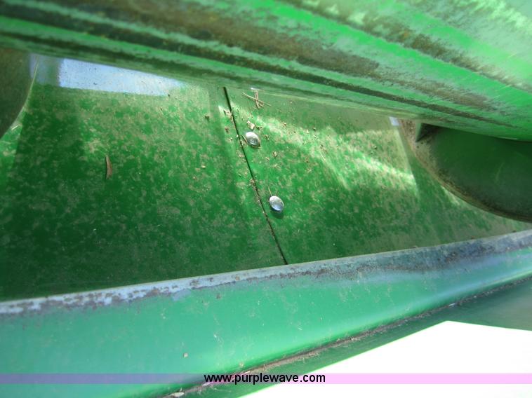 image for item 2964 1983 John Deere 853A row crop header