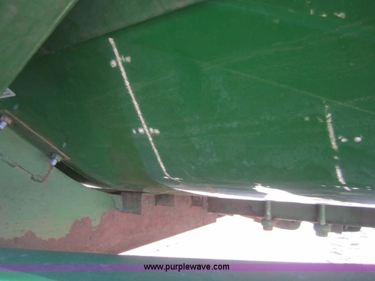 image for item 2964 1983 John Deere 853A row crop header