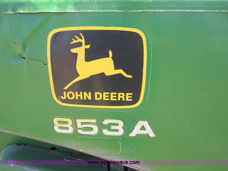 image for item 2964 1983 John Deere 853A row crop header