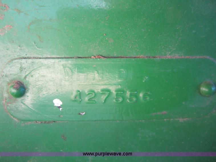 image for item 2964 1983 John Deere 853A row crop header