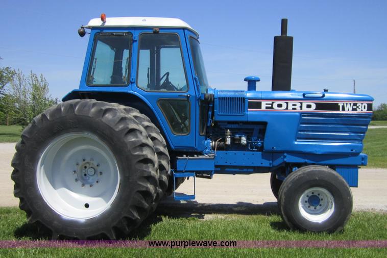 image for item 3000 1980 Ford TW-30 tractor