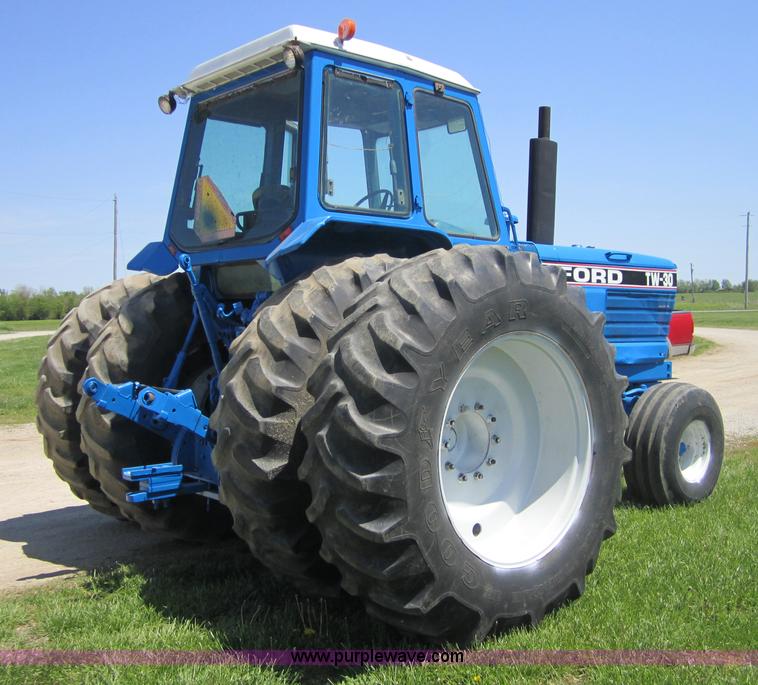 image for item 3000 1980 Ford TW-30 tractor