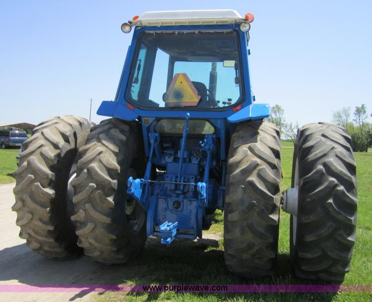 image for item 3000 1980 Ford TW-30 tractor