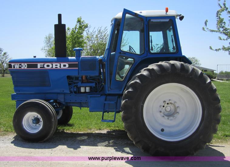 image for item 3000 1980 Ford TW-30 tractor