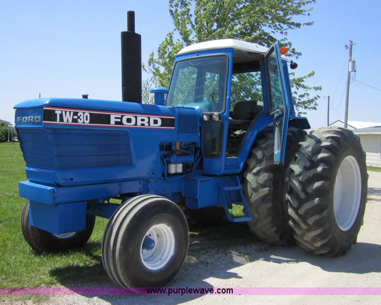 image for item 3000 1980 Ford TW-30 tractor