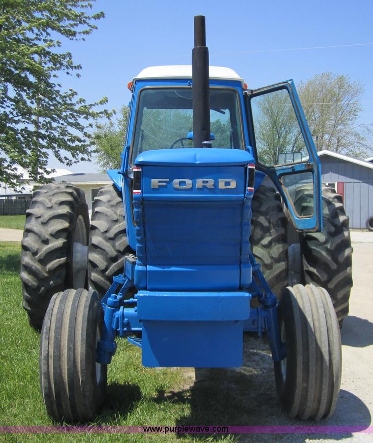 image for item 3000 1980 Ford TW-30 tractor