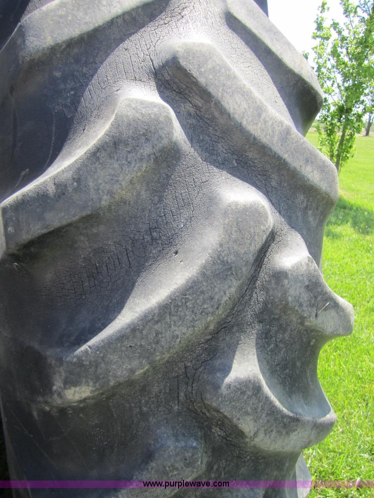 image for item 3000 1980 Ford TW-30 tractor