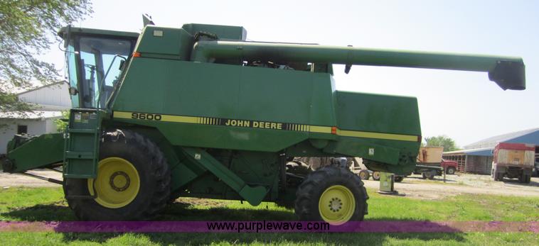 image for item 3003 1990 John Deere 9600 combine