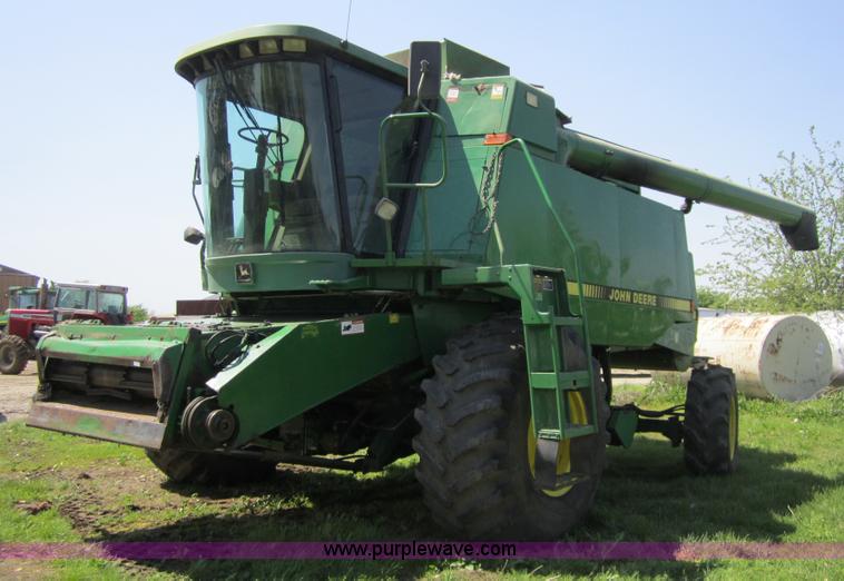 image for item 3003 1990 John Deere 9600 combine