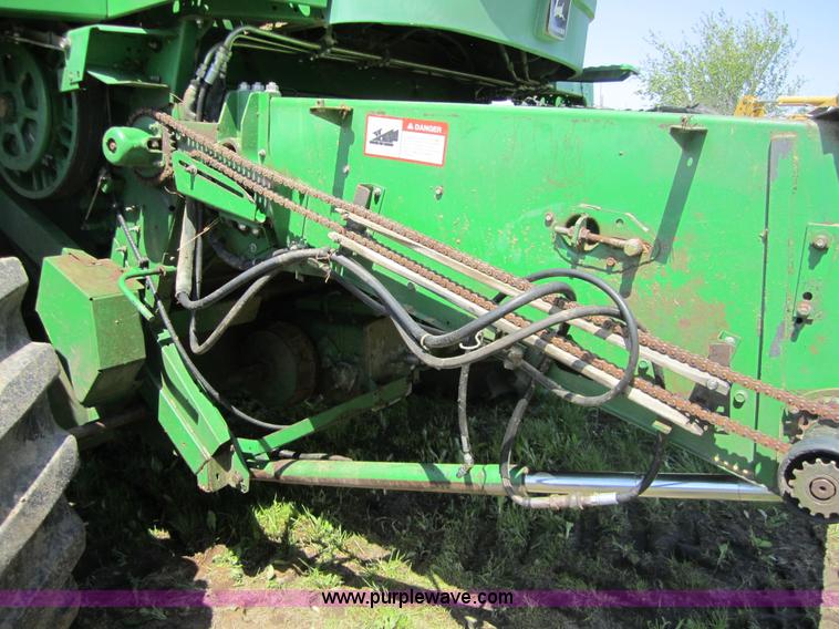 image for item 3003 1990 John Deere 9600 combine