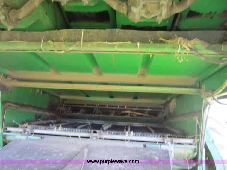 image for item 3003 1990 John Deere 9600 combine