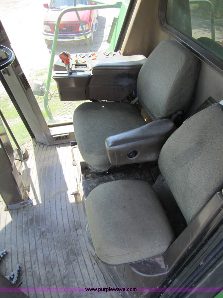 image for item 3003 1990 John Deere 9600 combine