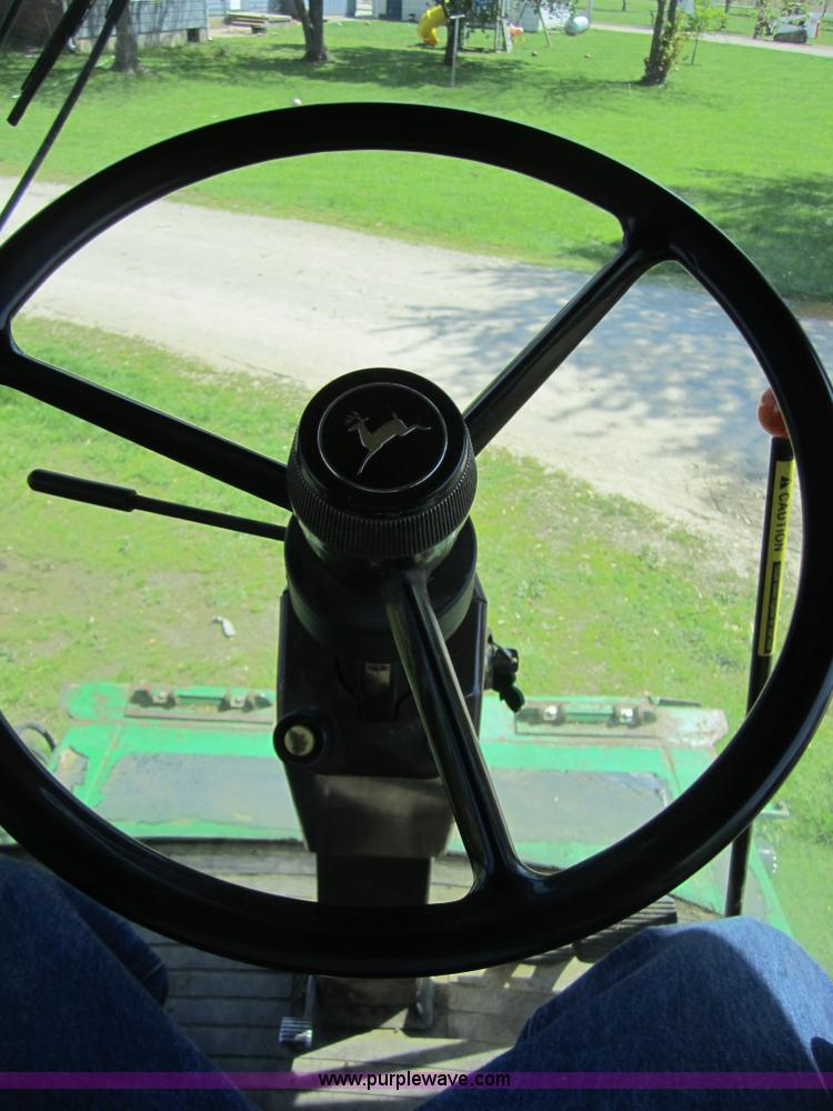 image for item 3003 1990 John Deere 9600 combine