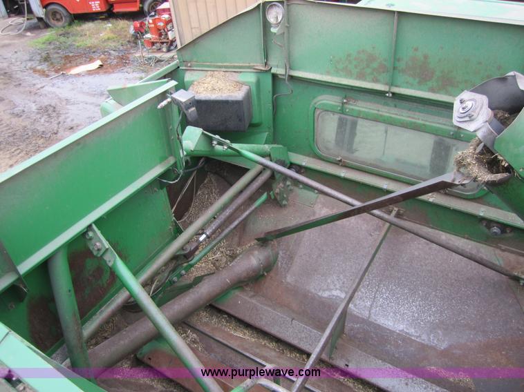 image for item 3003 1990 John Deere 9600 combine