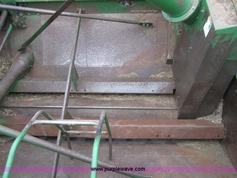 image for item 3003 1990 John Deere 9600 combine