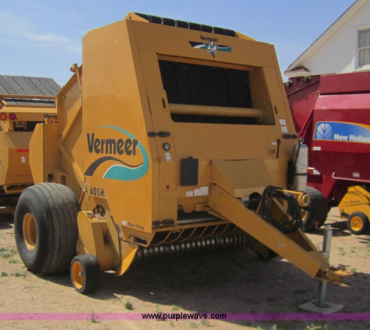 image for item 3083 2005 Vermeer 605M baler