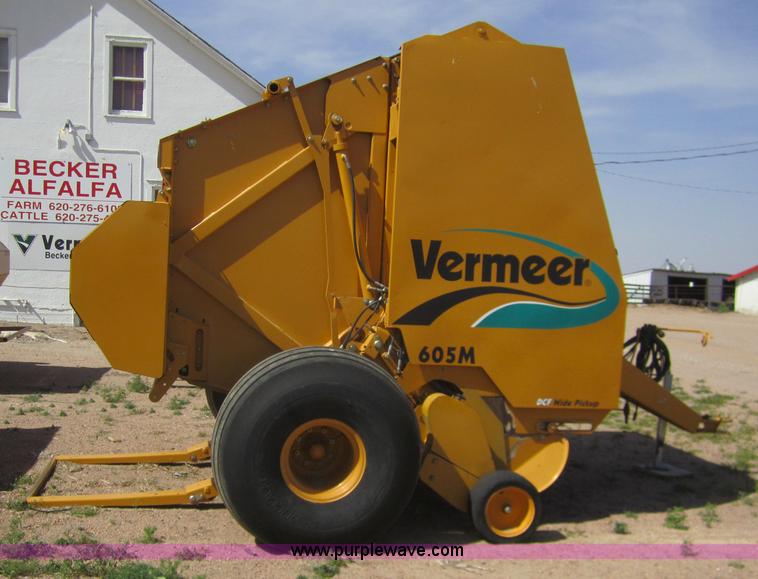 image for item 3083 2005 Vermeer 605M baler