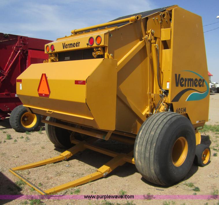 image for item 3083 2005 Vermeer 605M baler