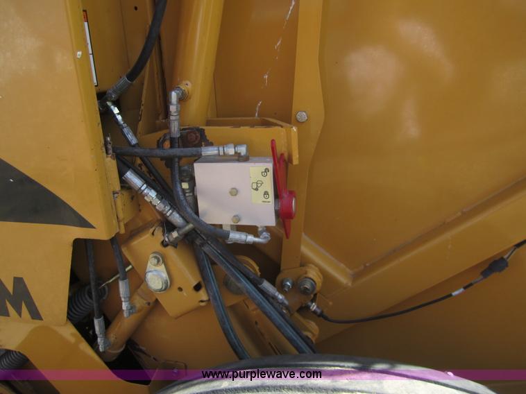 image for item 3083 2005 Vermeer 605M baler