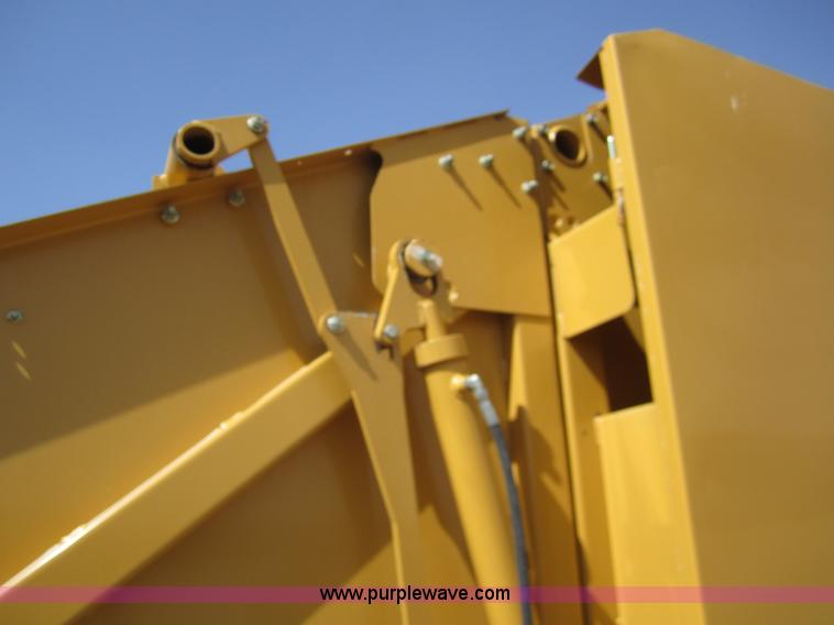 image for item 3083 2005 Vermeer 605M baler