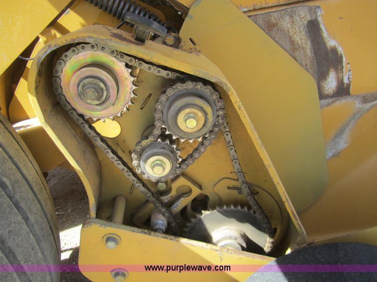 image for item 3083 2005 Vermeer 605M baler