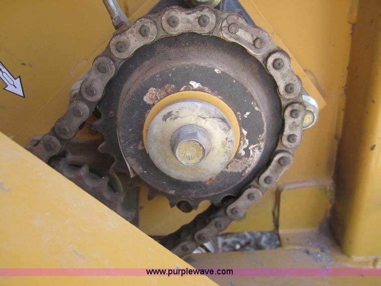 image for item 3083 2005 Vermeer 605M baler