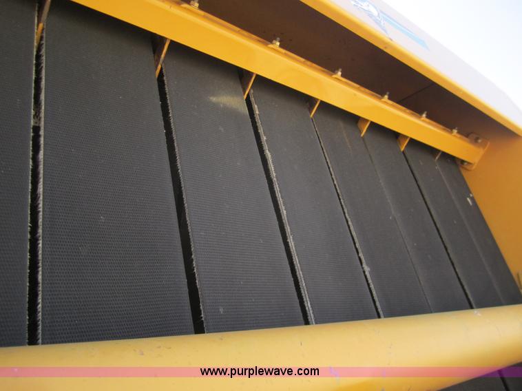 image for item 3083 2005 Vermeer 605M baler