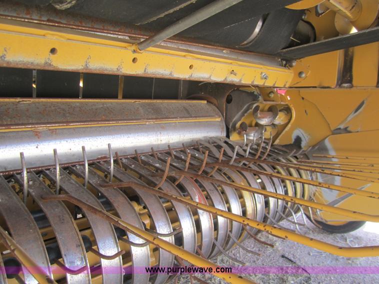 image for item 3083 2005 Vermeer 605M baler