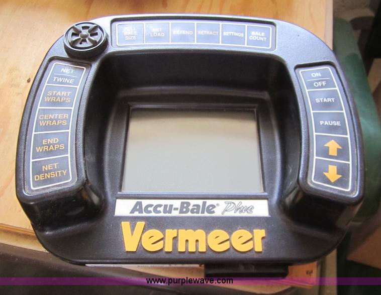 image for item 3083 2005 Vermeer 605M baler