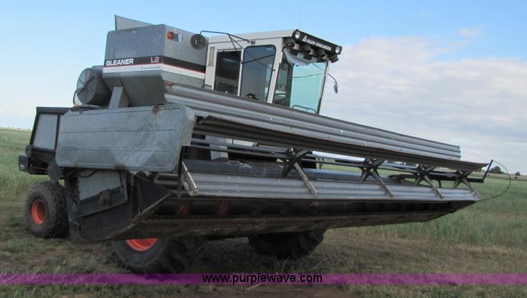 image for item 3455 1980 Gleaner L2 combine