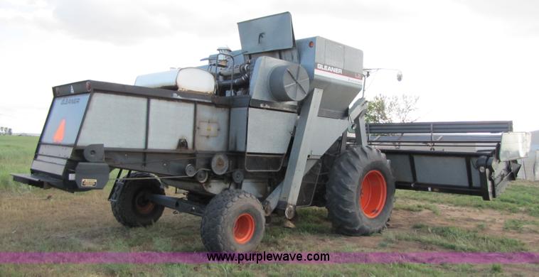 image for item 3455 1980 Gleaner L2 combine