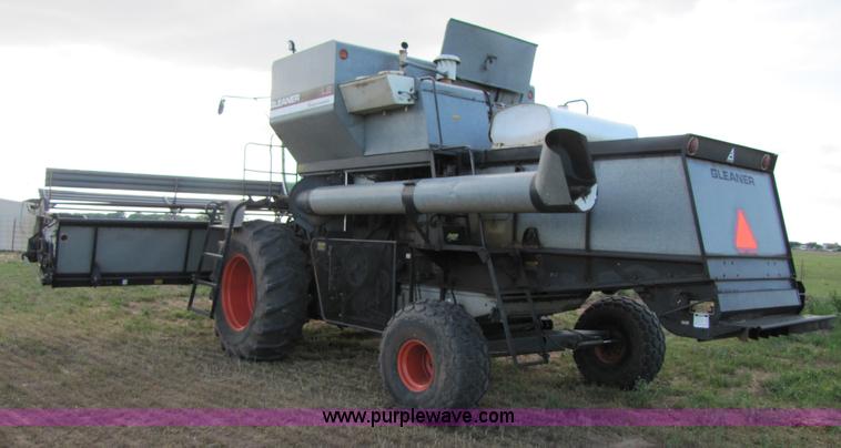 image for item 3455 1980 Gleaner L2 combine