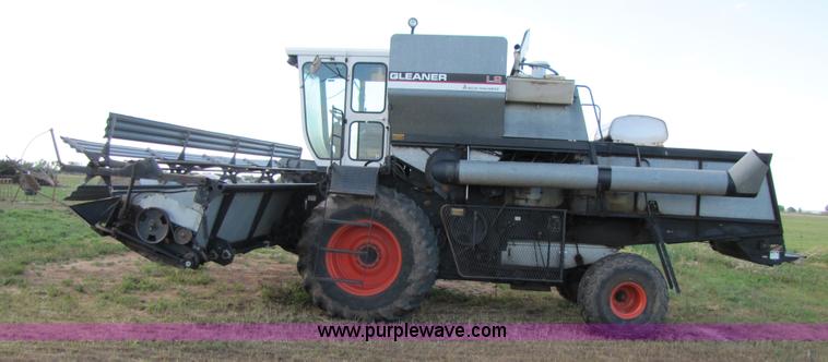 image for item 3455 1980 Gleaner L2 combine