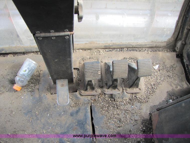 image for item 3455 1980 Gleaner L2 combine