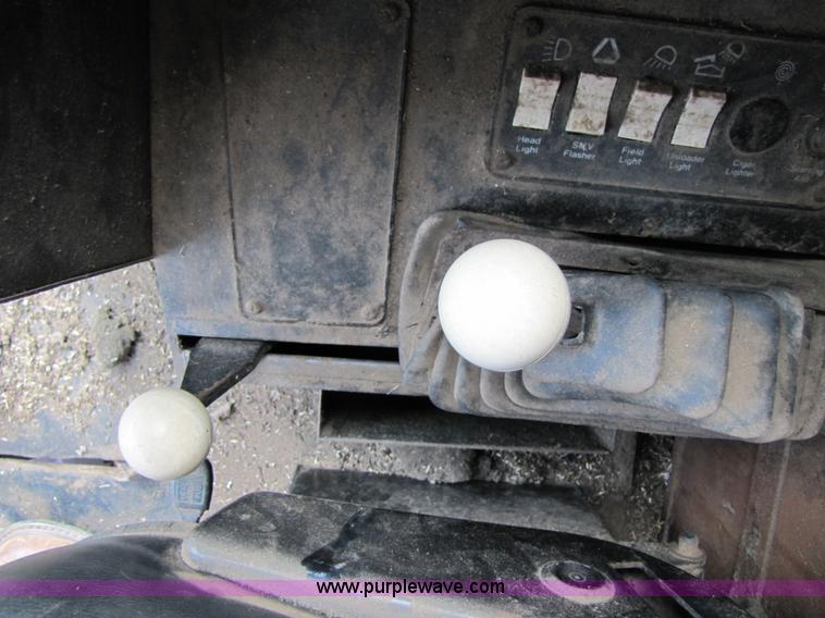 image for item 3455 1980 Gleaner L2 combine