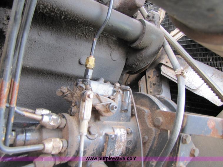 image for item 3455 1980 Gleaner L2 combine