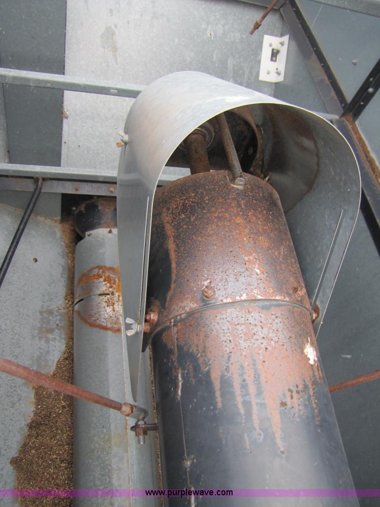 image for item 3455 1980 Gleaner L2 combine