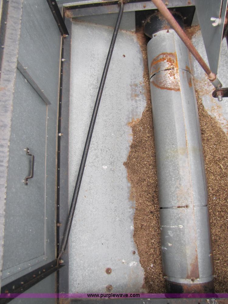 image for item 3455 1980 Gleaner L2 combine