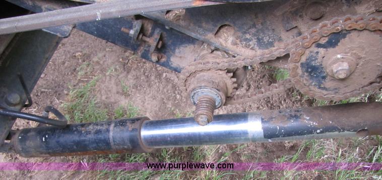 image for item 3455 1980 Gleaner L2 combine