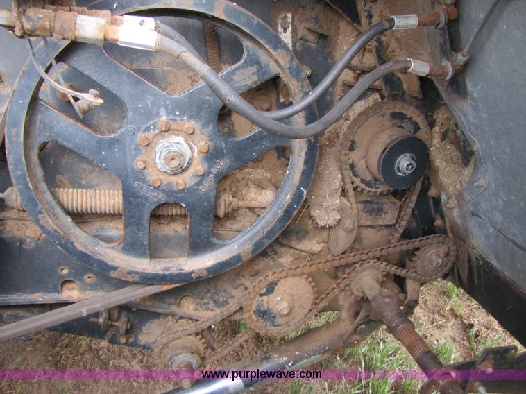 image for item 3455 1980 Gleaner L2 combine