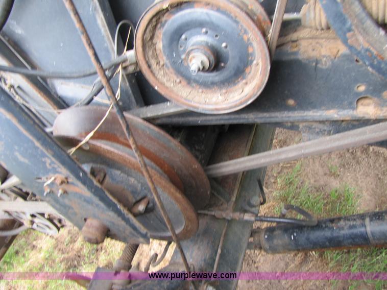 image for item 3455 1980 Gleaner L2 combine