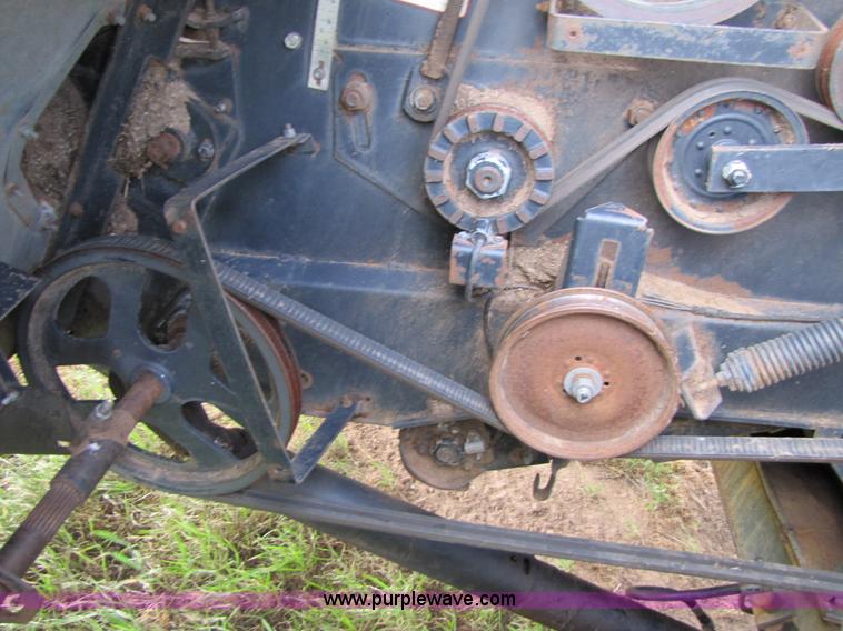 image for item 3455 1980 Gleaner L2 combine