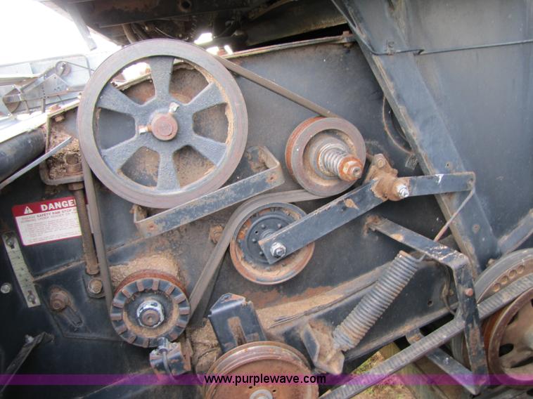 image for item 3455 1980 Gleaner L2 combine