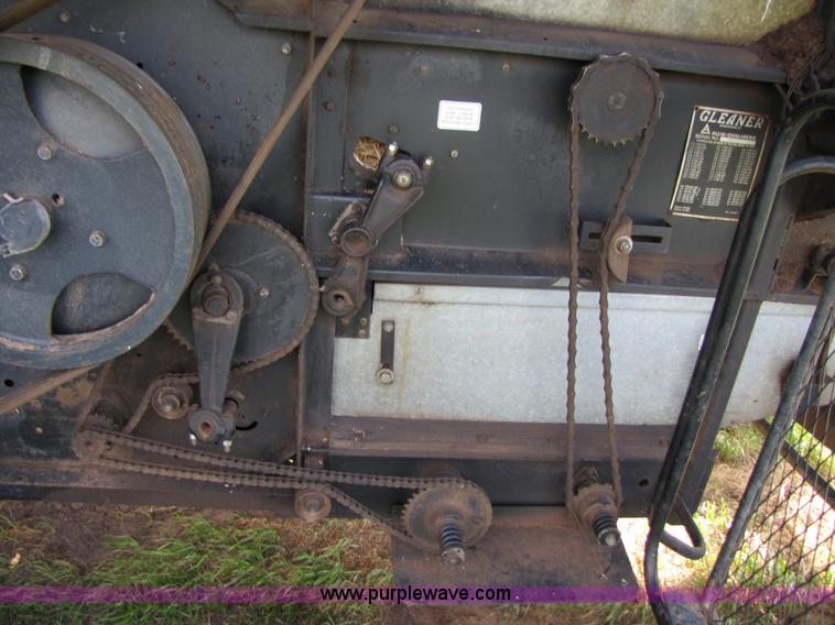 image for item 3455 1980 Gleaner L2 combine