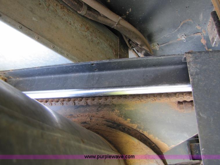 image for item 3455 1980 Gleaner L2 combine